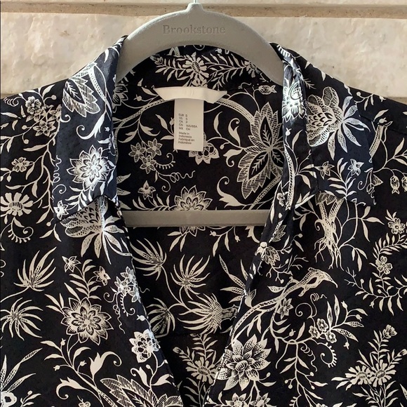 H&M Blouse - Picture 2 of 8